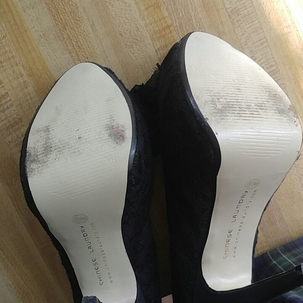 Chinese Laundry Lace Stilettos - Picture 5 of 5